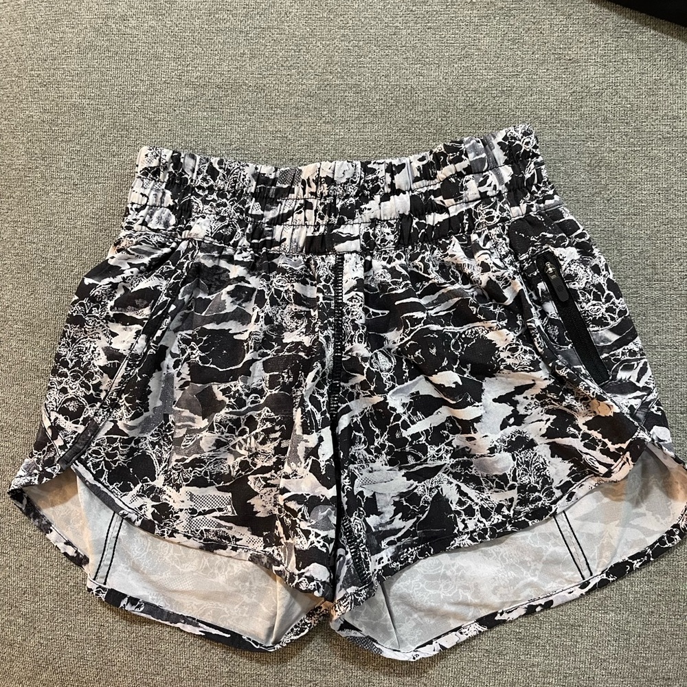Black and white speed up short